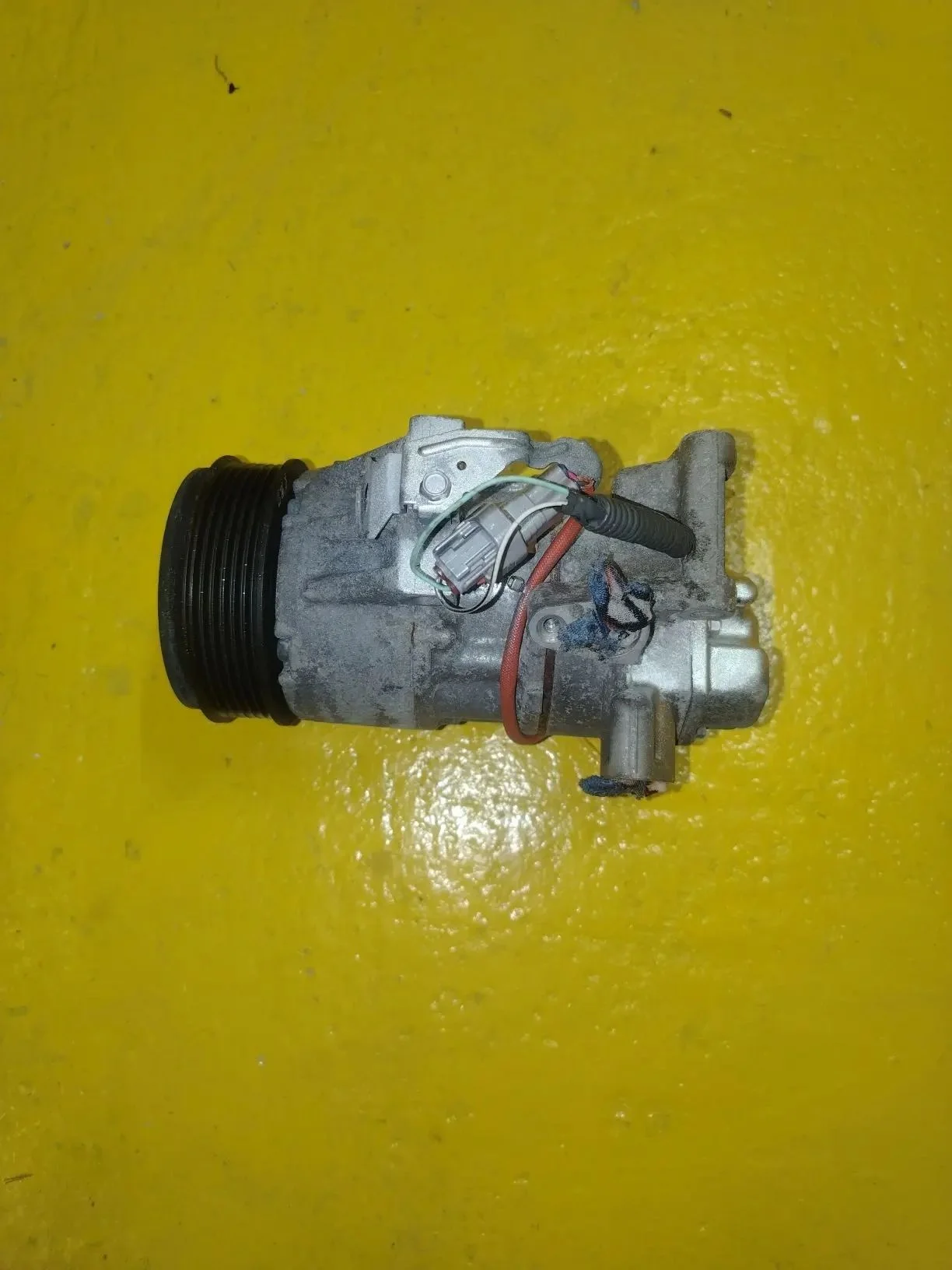 Компрессор кондиционера 1.0 1KR-FE 1KRFE TOYOTA - миниатюра 2