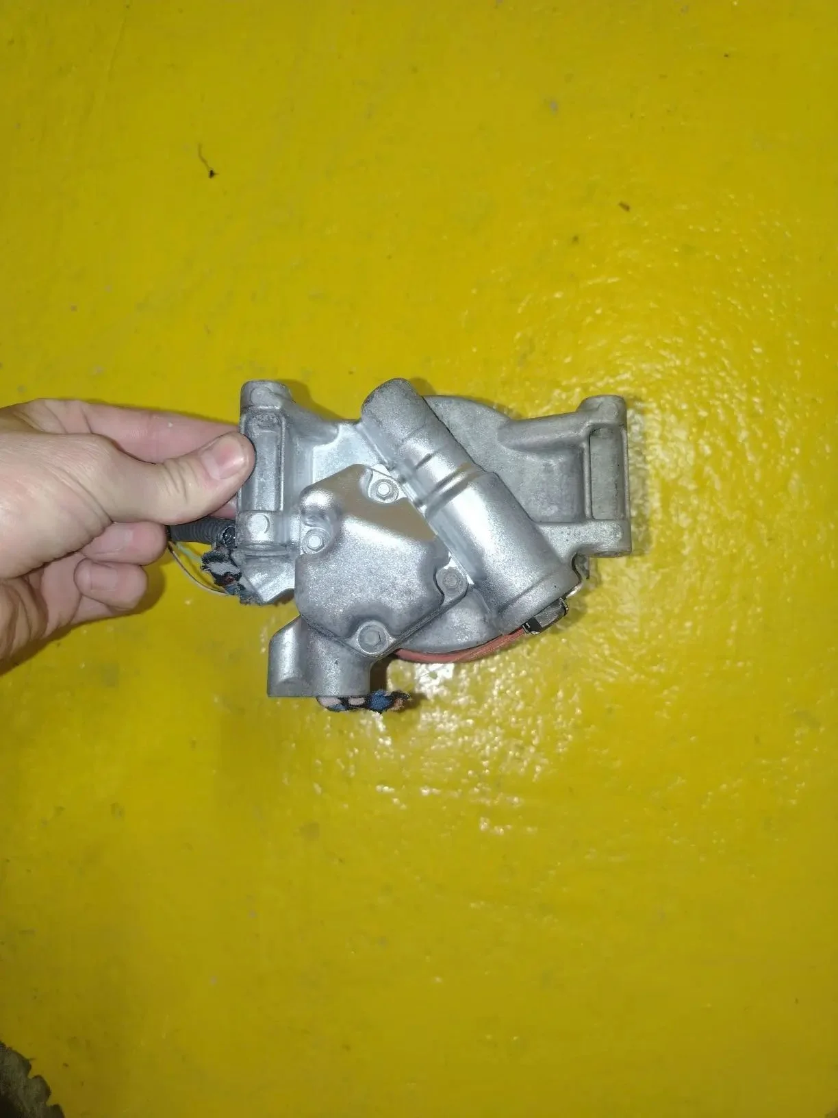 Компрессор кондиционера 1.0 1KR-FE 1KRFE TOYOTA - миниатюра 4