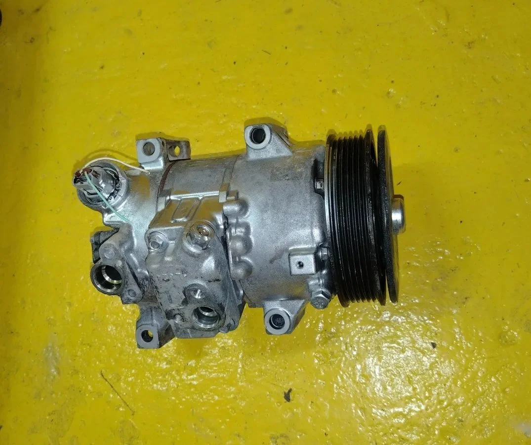 Компрессор кондиционера Toyota Corolla 1ZR-FE 2006 - миниатюра 2