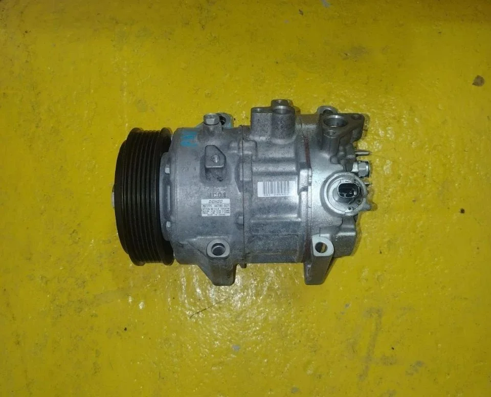 Компрессор кондиционера Toyota Noah ZRR80W 3ZR-FAE - изображение 1