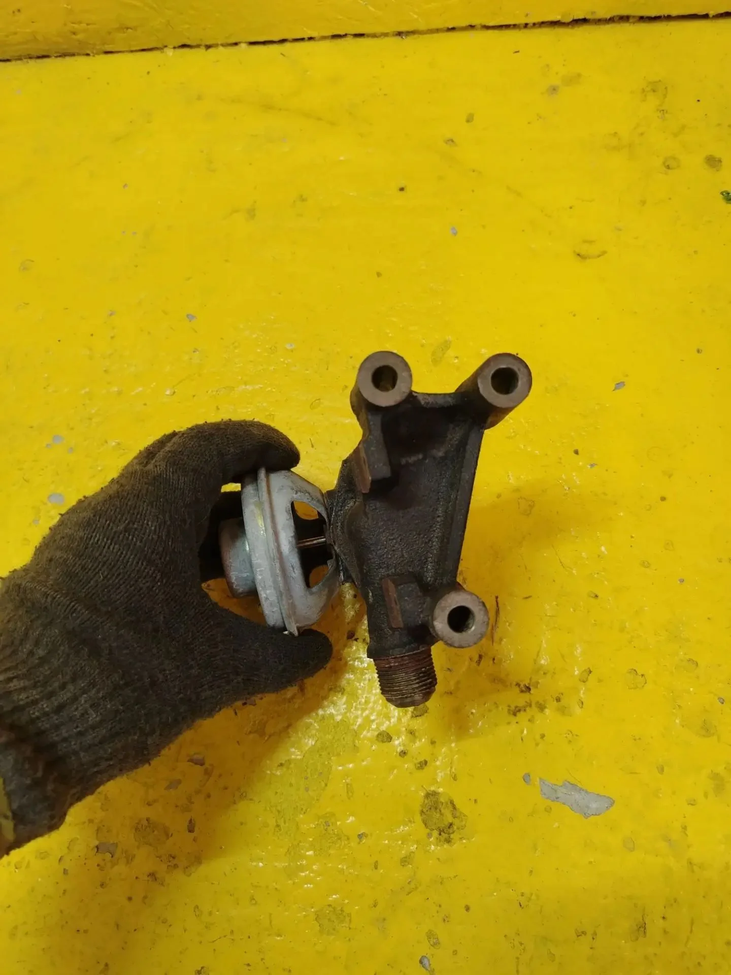 Клапан EGR Nissan Sunny FB15 QG15DE 1999 - 2003
д - миниатюра 2