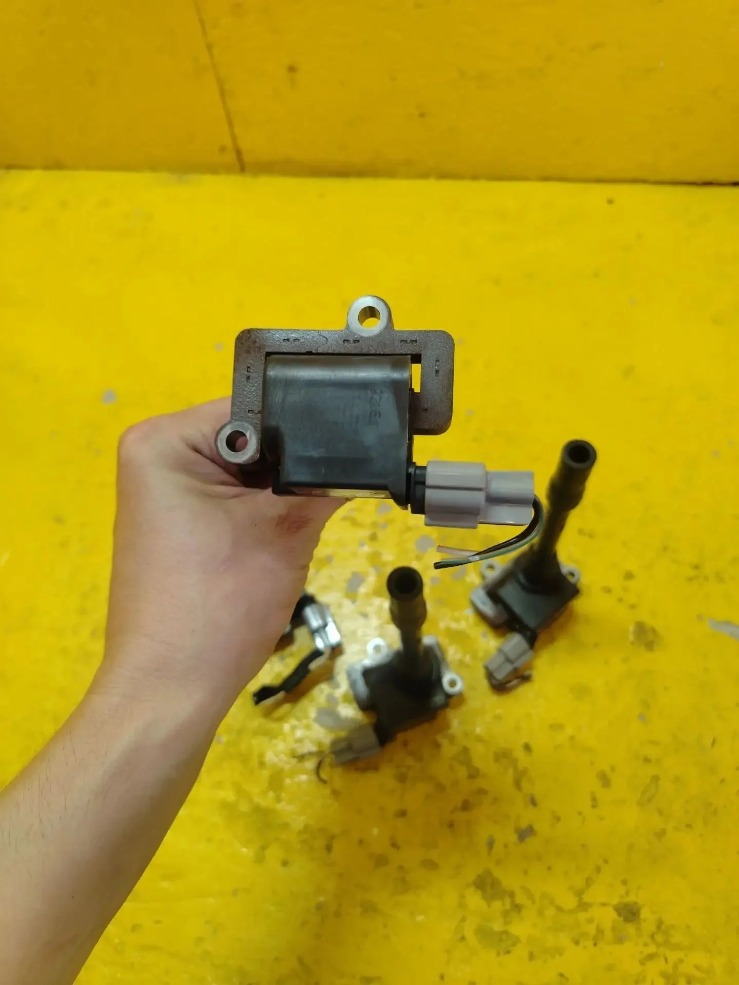 Катушка зажигания Mitsubishi Lancer Cedia 4G15 GDI - миниатюра 4