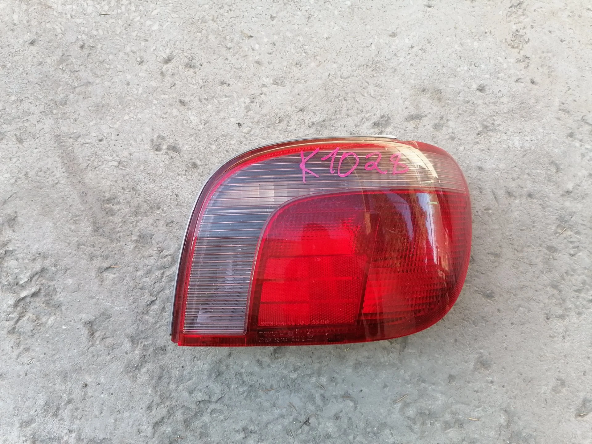 Фонарь задний правый Toyota Vitz (1999-2005) - изображение 1