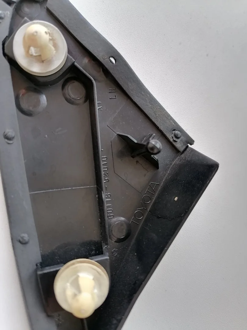 Уголок переднего крыла Toyota Vitz SCP10 - миниатюра 8