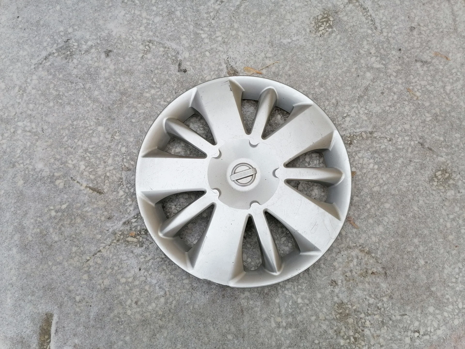 Один колпак R14 Nissan NV200 - изображение 1
