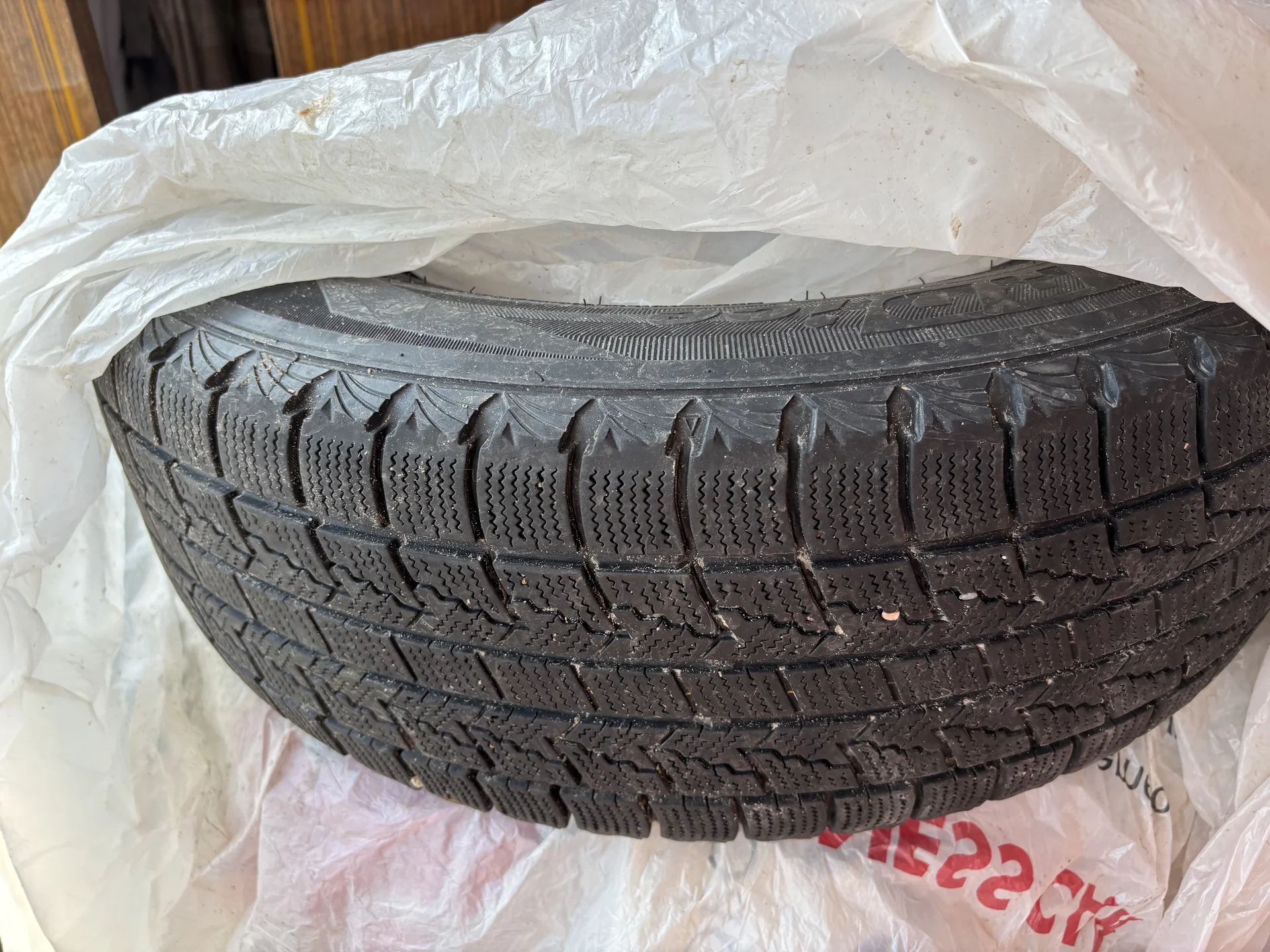 Roadstone Winguard Ice 195/65/r15 - миниатюра 2