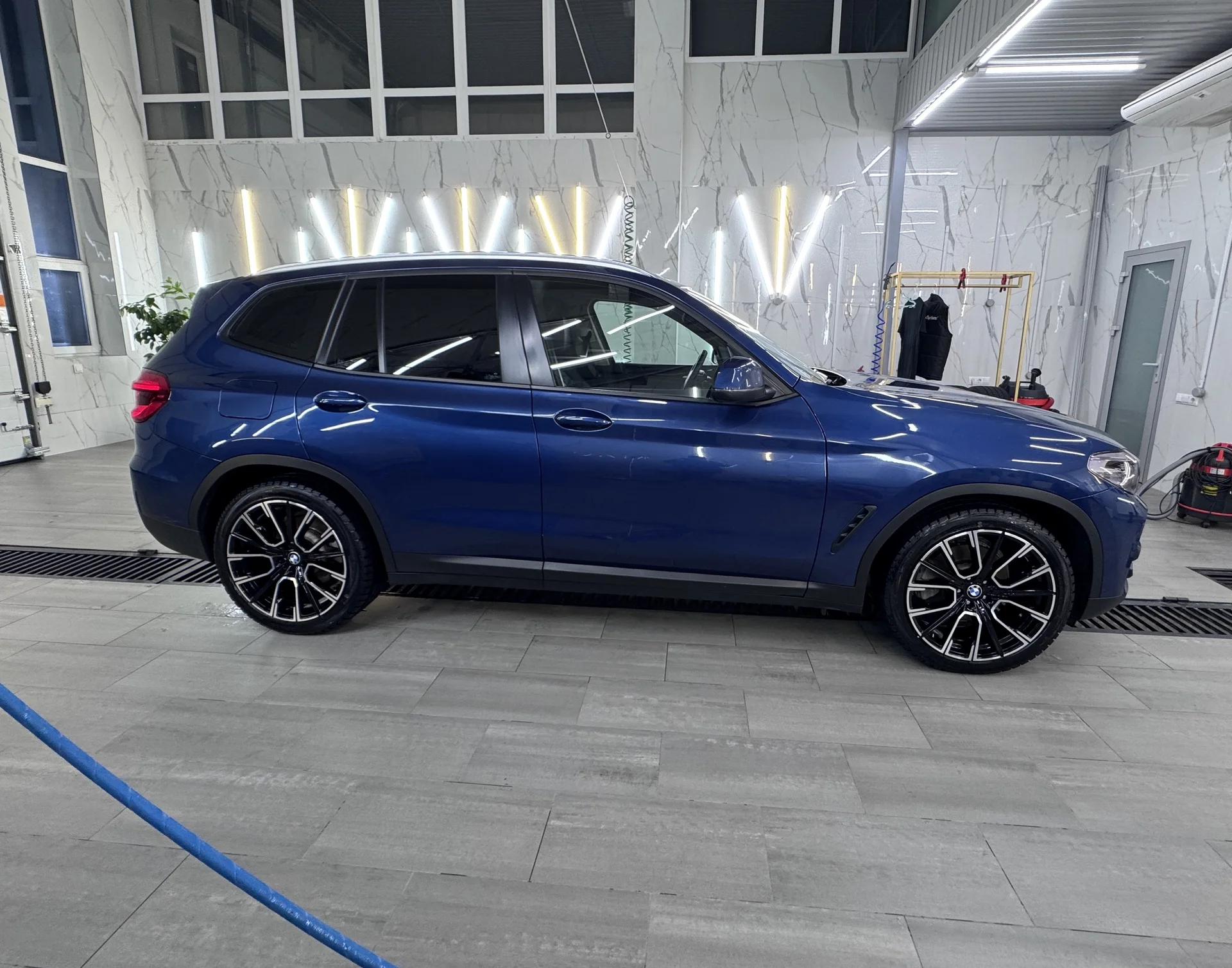 BMW X3 - миниатюра 2