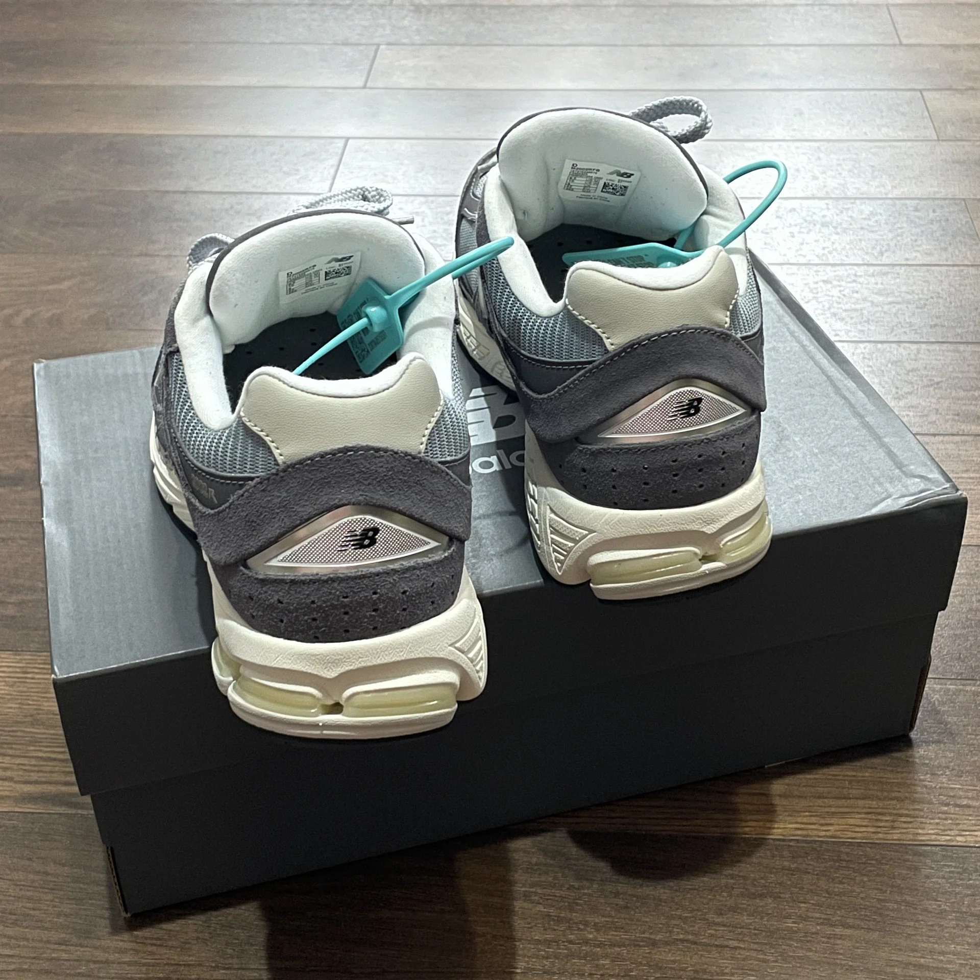 New Balance 2002r - миниатюра 2