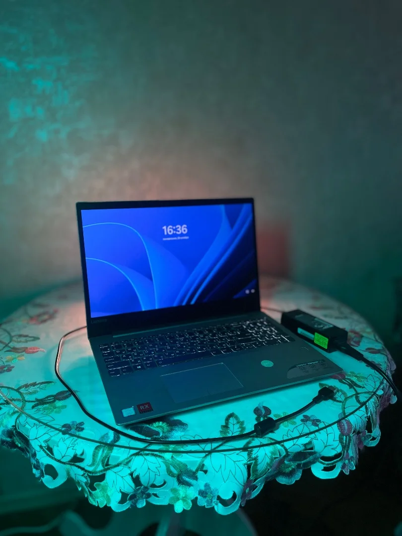 Ноутбук lenovo ideapad 720 - миниатюра 2