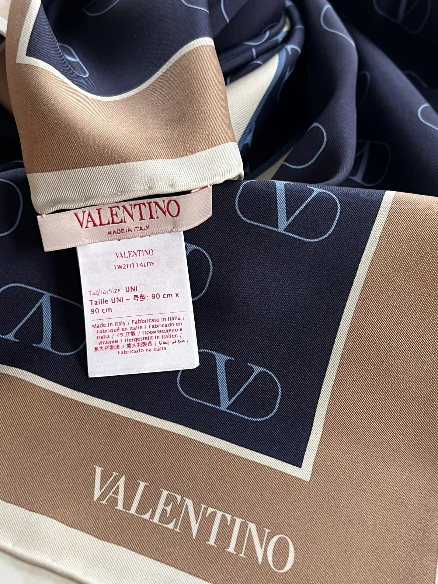 Платок из шелка Valentino оригинал - миниатюра 7