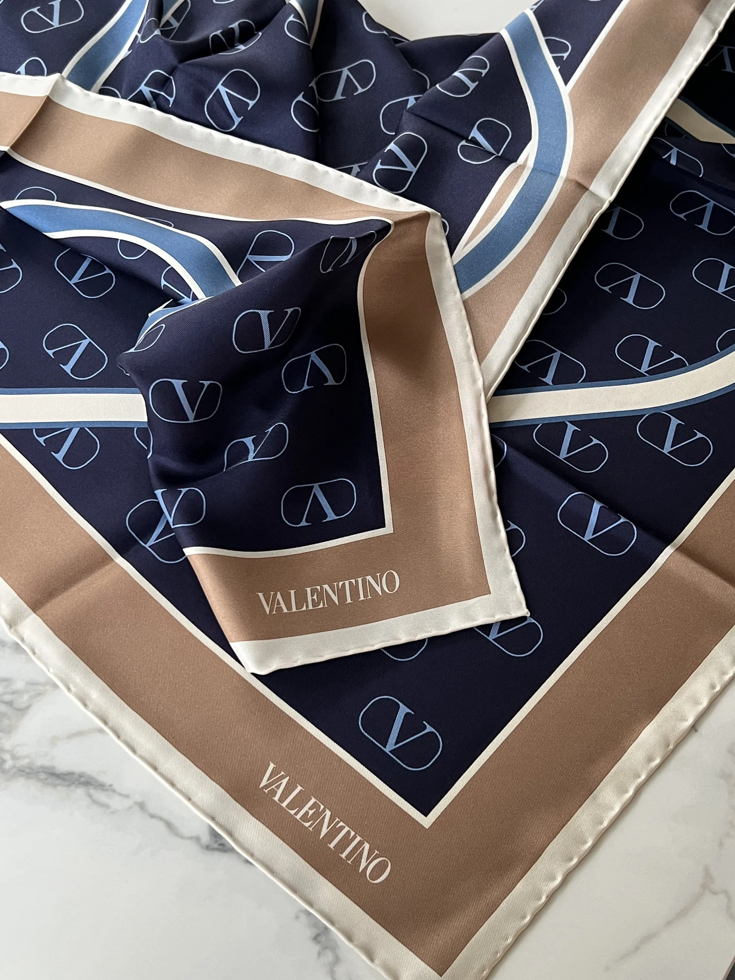 Платок из шелка Valentino оригинал - миниатюра 10