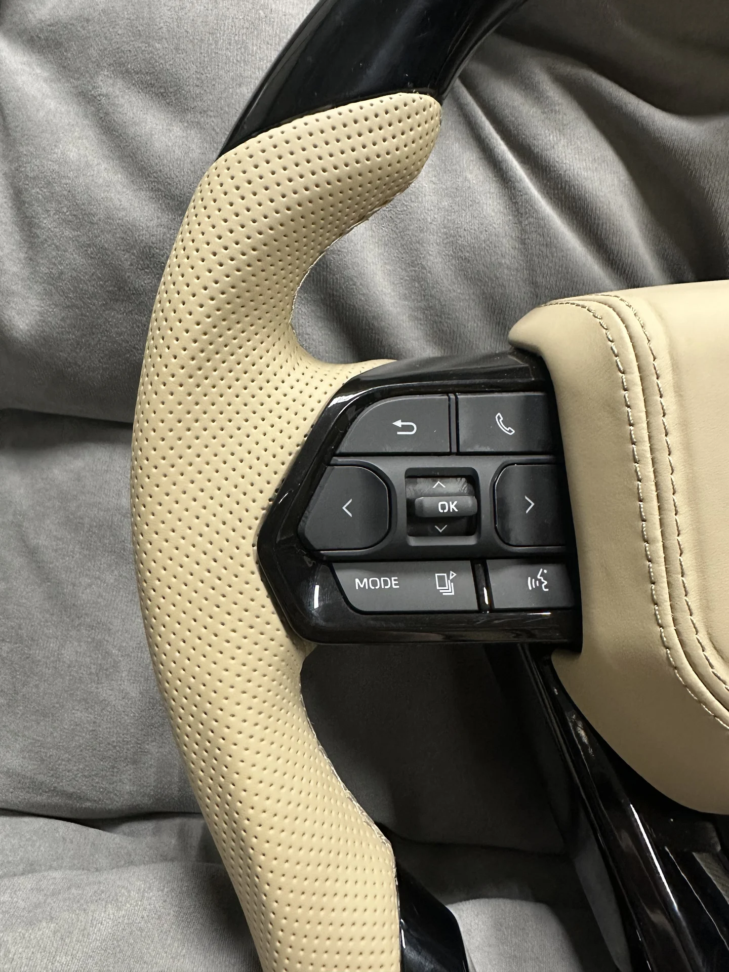 Руль Toyota LC200 Prado 150 в стиле LC300 - миниатюра 5