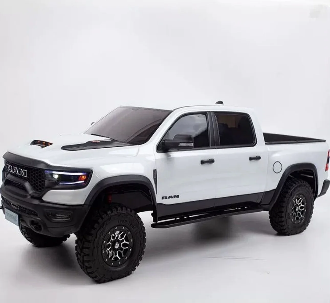 Игрушечная машинка Dodge Ram 1:8 - миниатюра 5