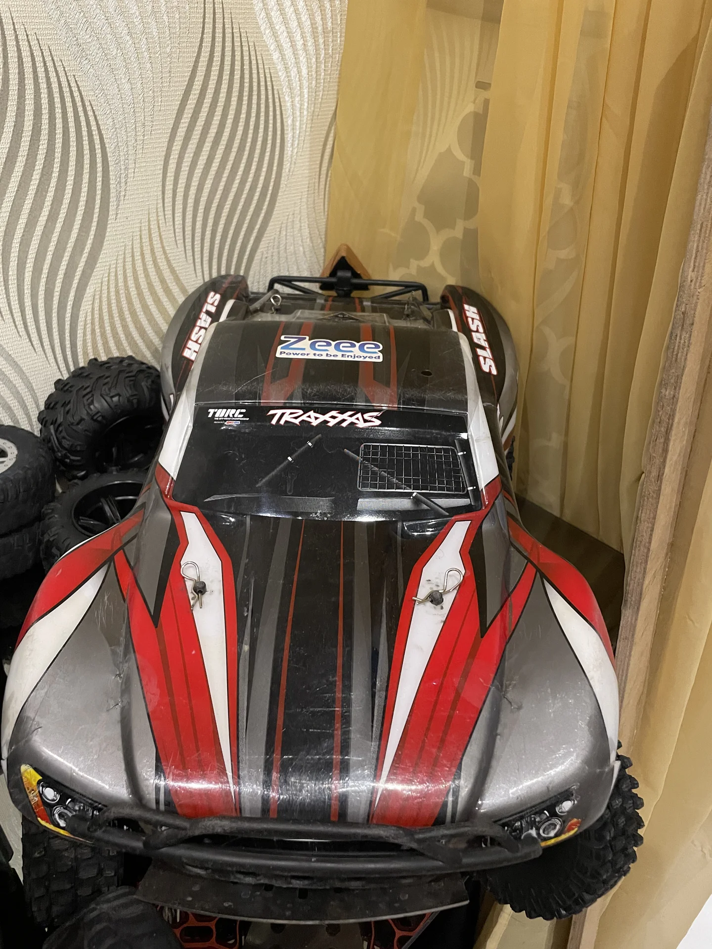 Rc модель Traxxxsas slash 2wd - миниатюра 11