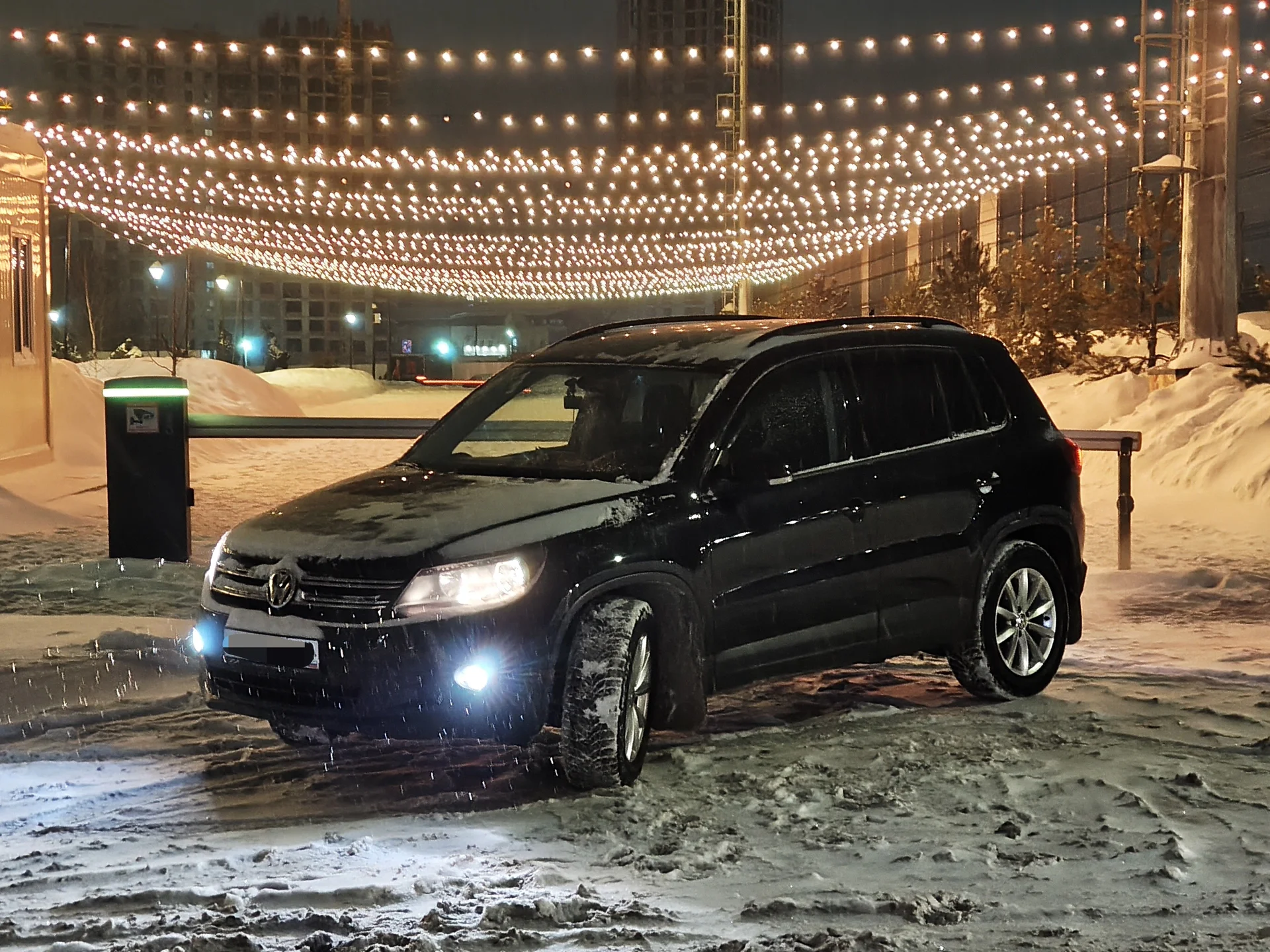 Volkswagen Tiguan 1g 2л 180л.с 4motion - изображение 1