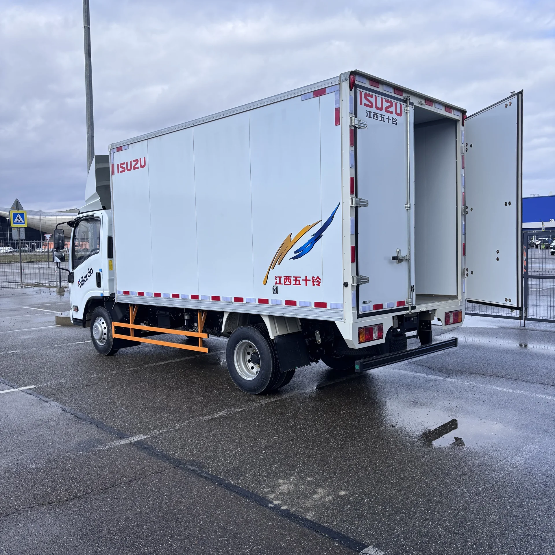 Isuzu EIF - миниатюра 9