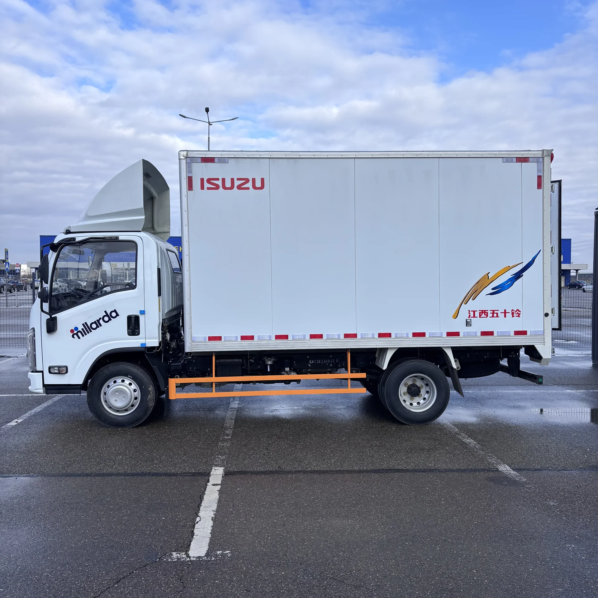 Isuzu EIF - миниатюра 10