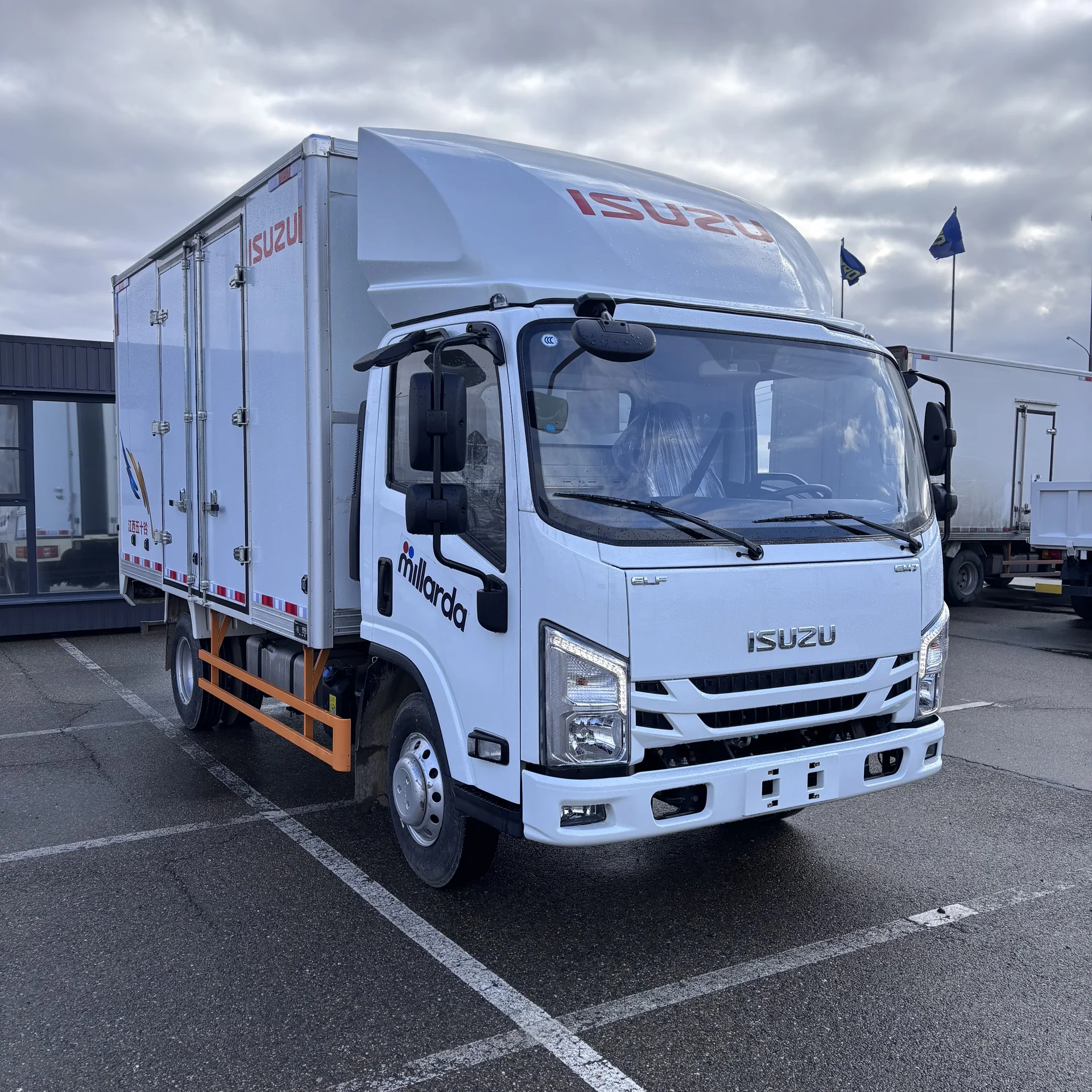 Isuzu EIF - миниатюра 12