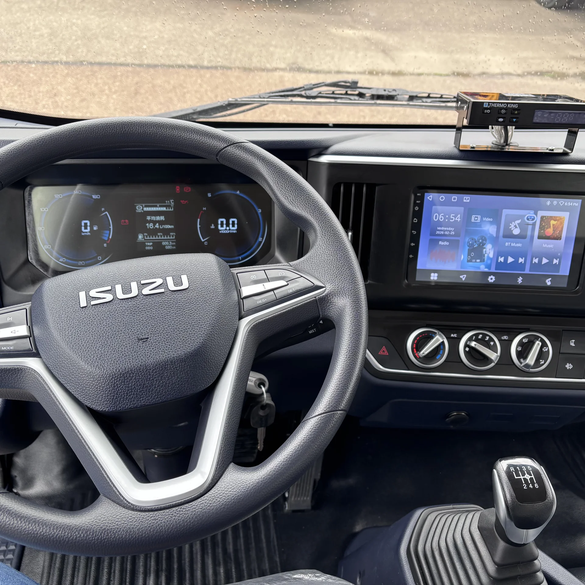 Isuzu Elf - миниатюра 2