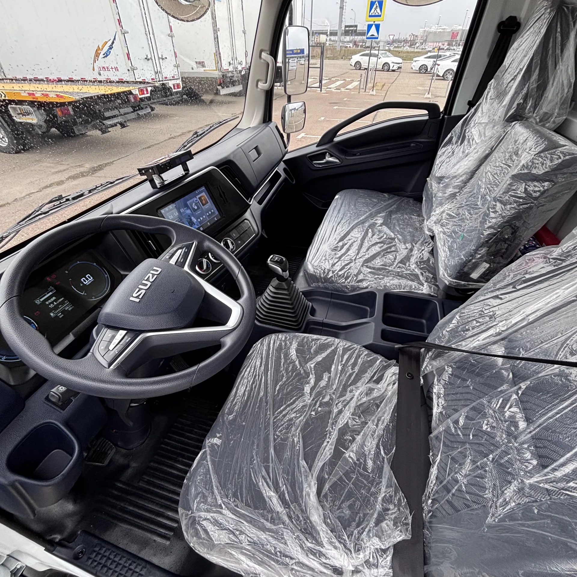 Isuzu Elf - миниатюра 3