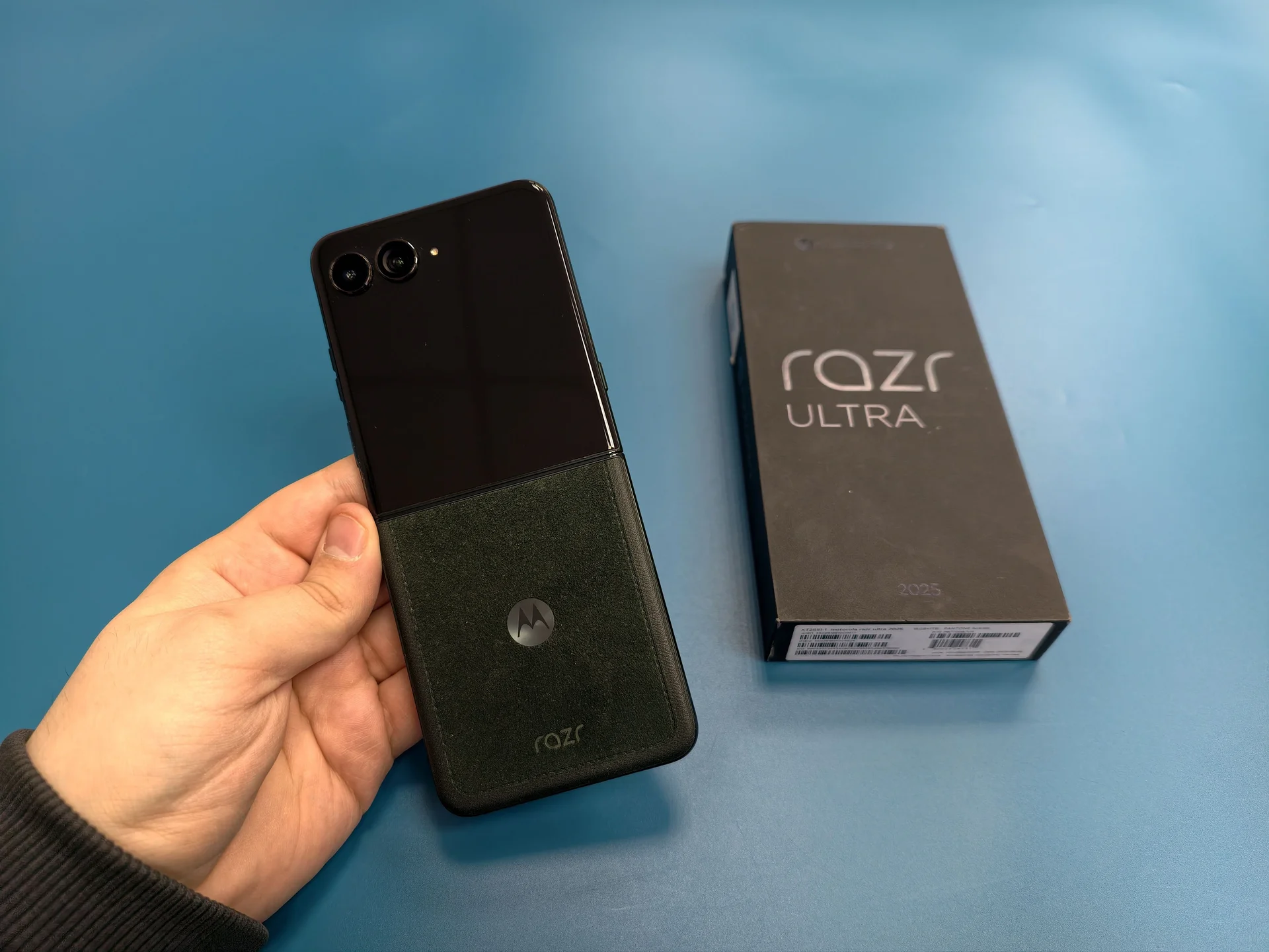 Motorola RAZR 60 Ultra - изображение 1
