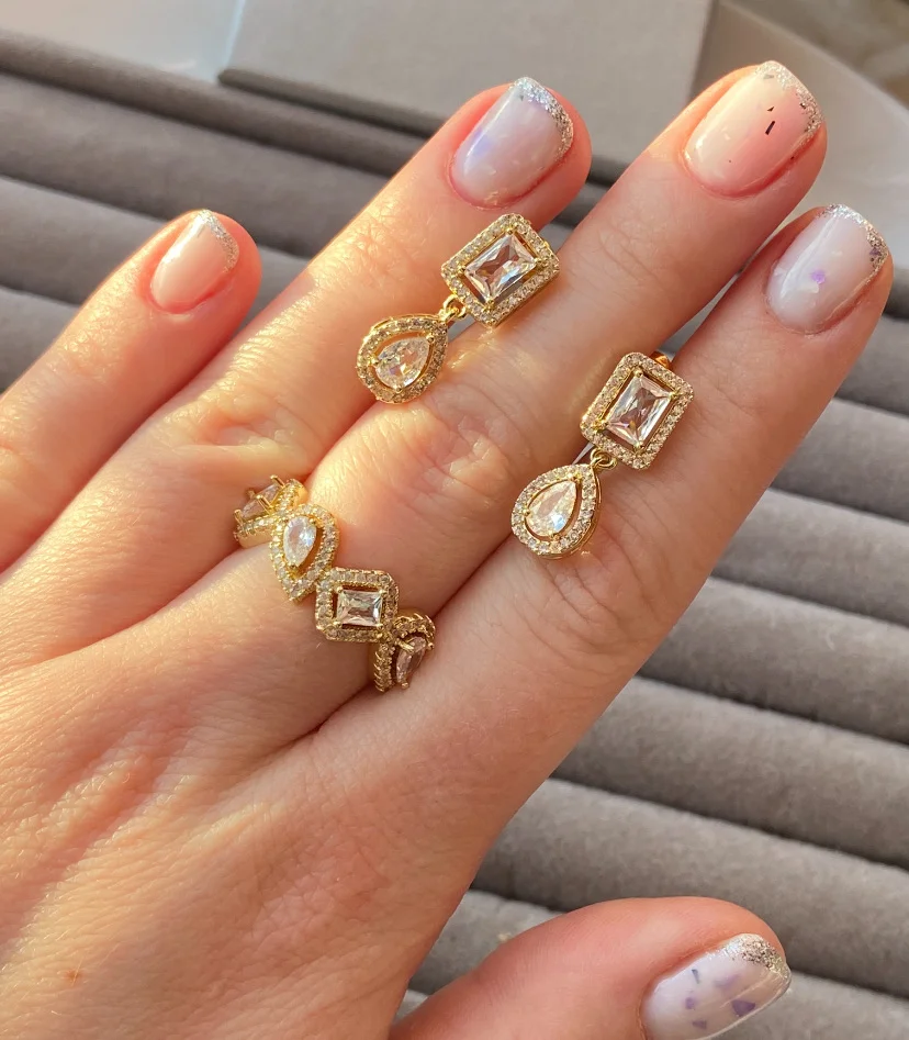 Серьги и кольцо дорожки Swarovski в золоте - изображение 1