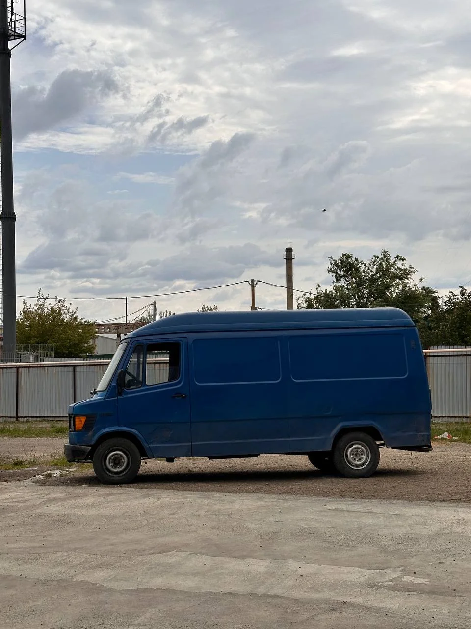 Mercedes t1 - миниатюра 2