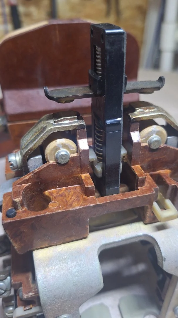 Контактор МК1-11 Uупр. 220В 40А - миниатюра 3