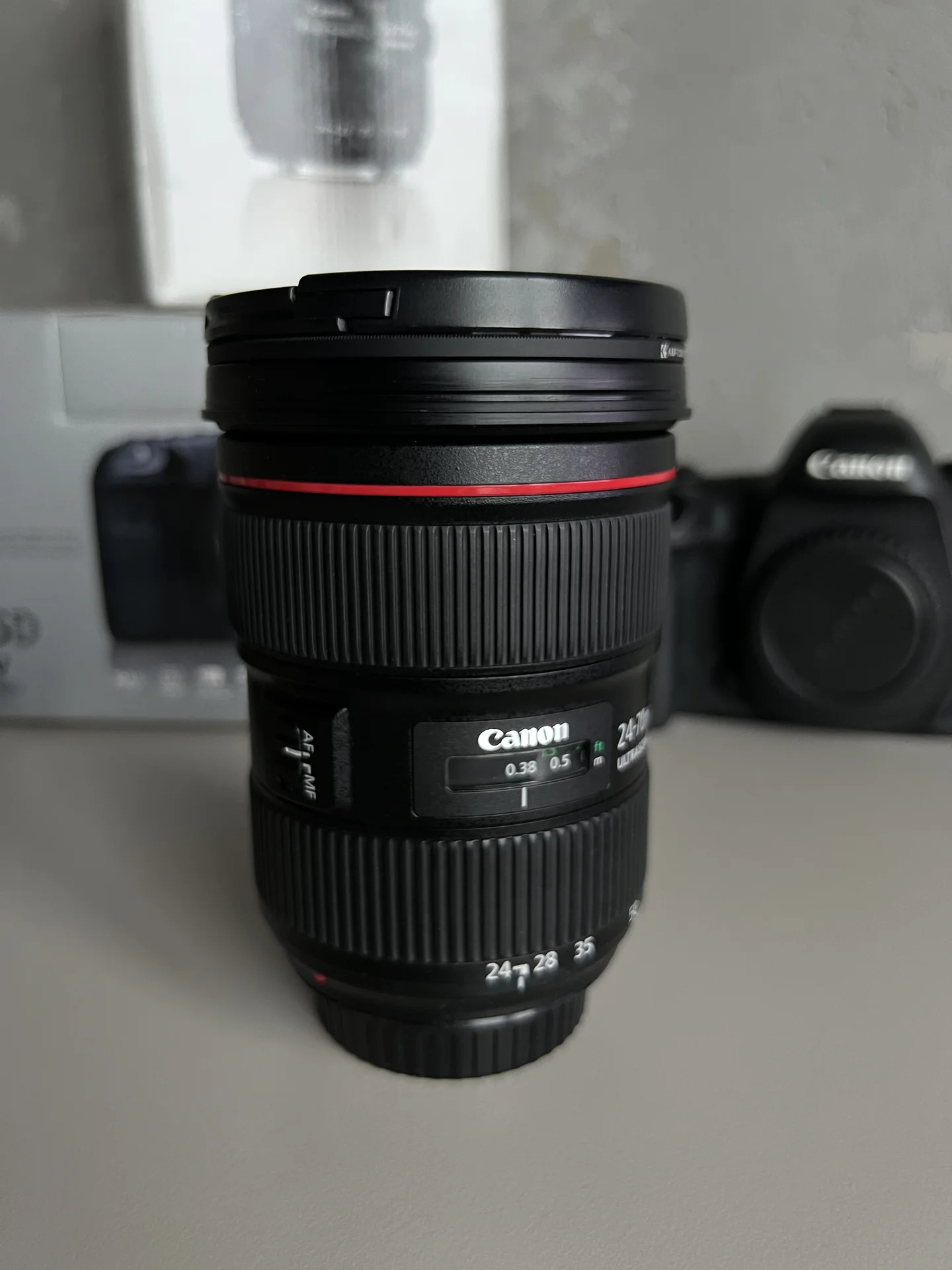 Объектив Canon 24-70 2.8L II USM - миниатюра 2