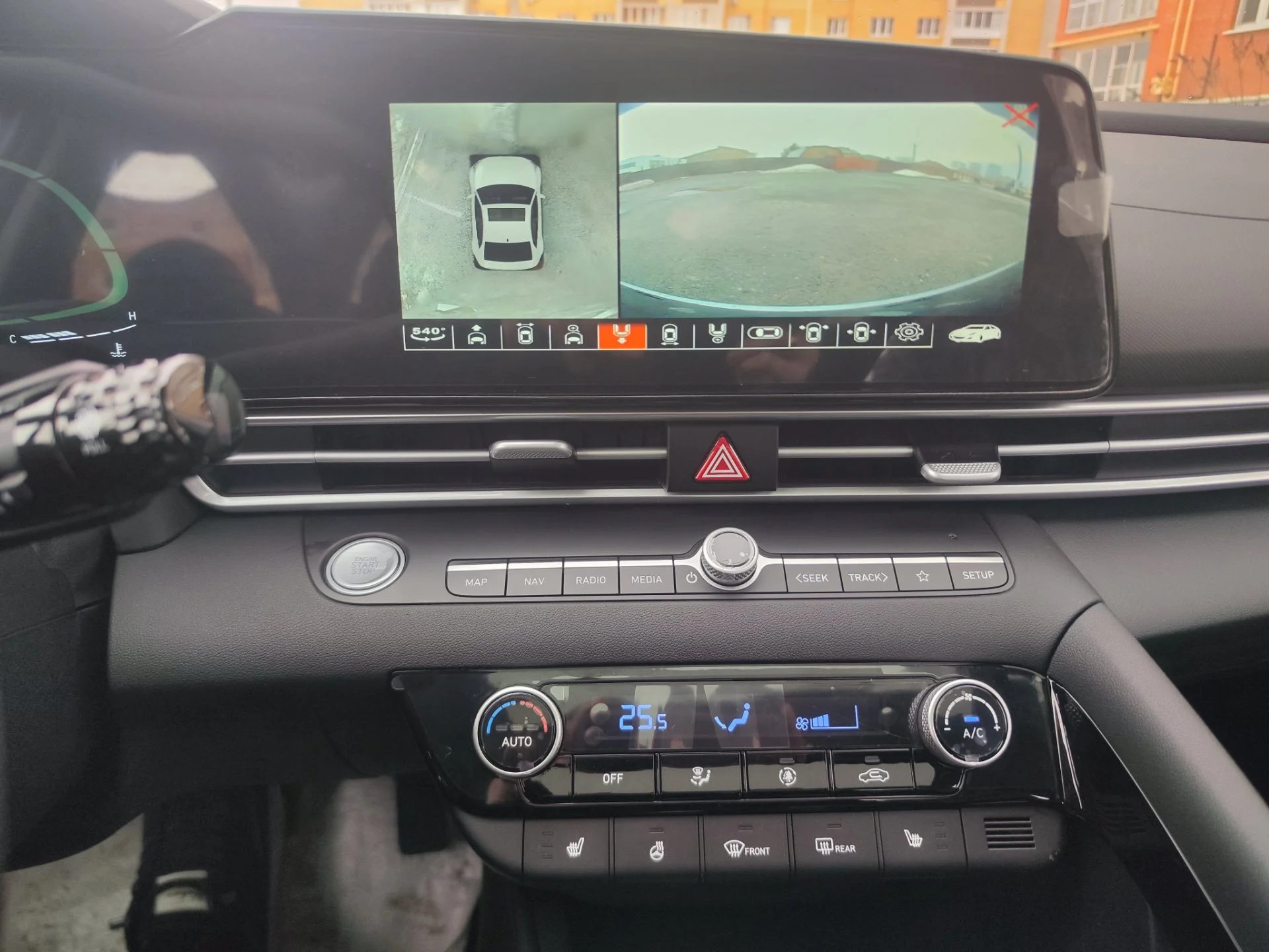 НОВЫЙ Hyundai Elantra 1.5 CVT, 2026, 49 км - миниатюра 15