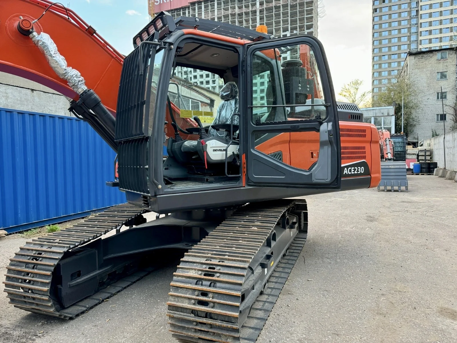 Гусеничный экскаватор ACE 230 - миниатюра 5