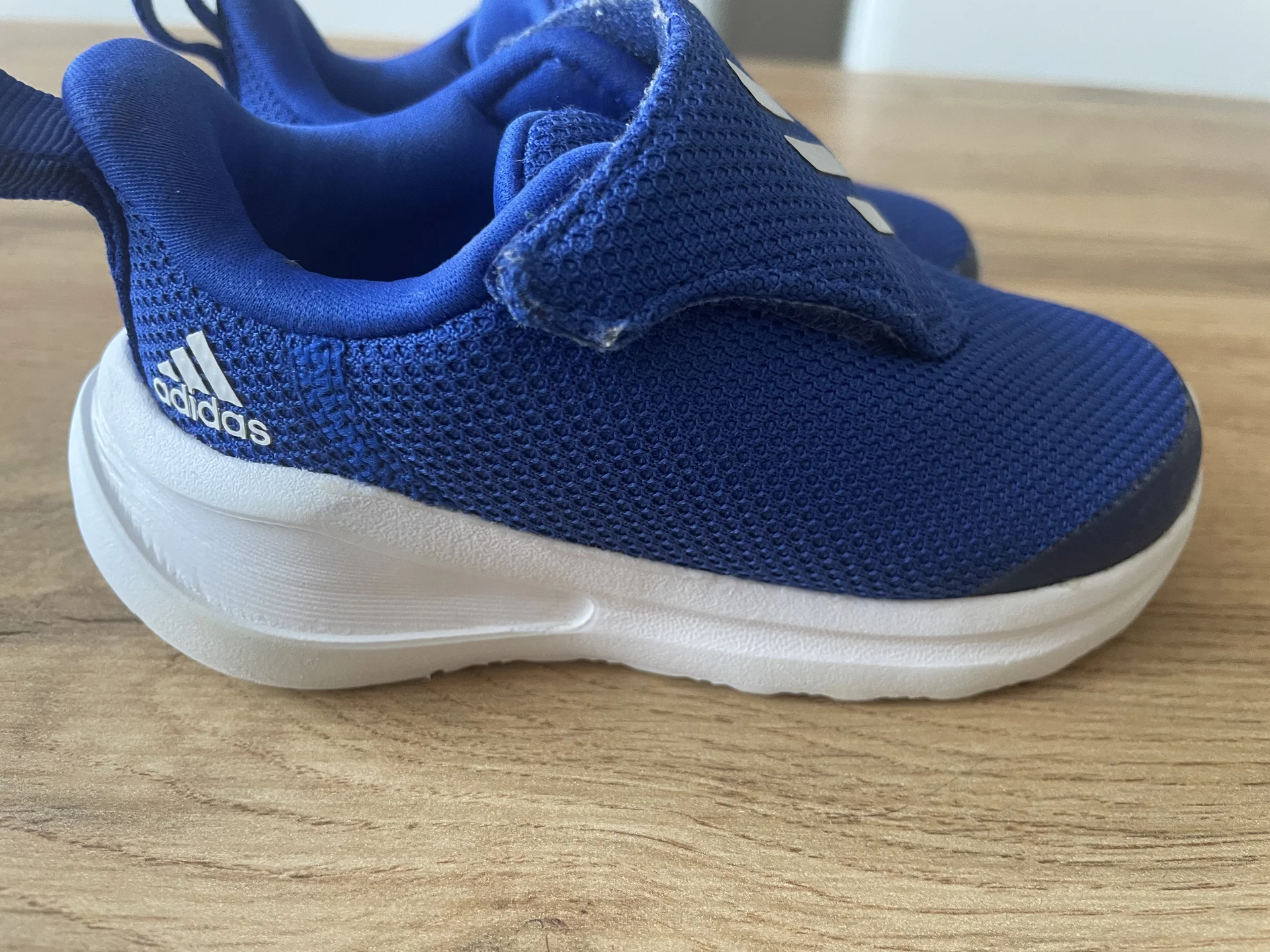 Кроссовки adidas 22 - миниатюра 2