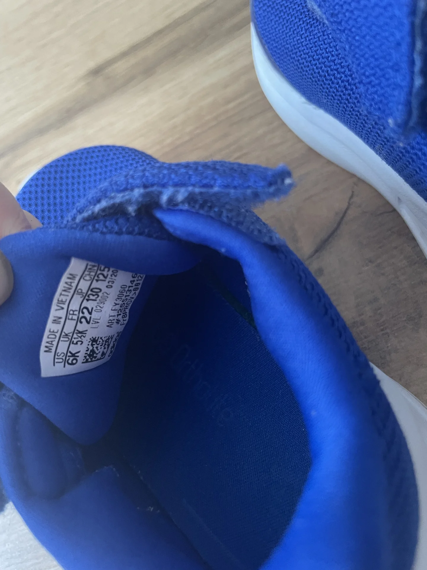 Кроссовки adidas 22 - миниатюра 4