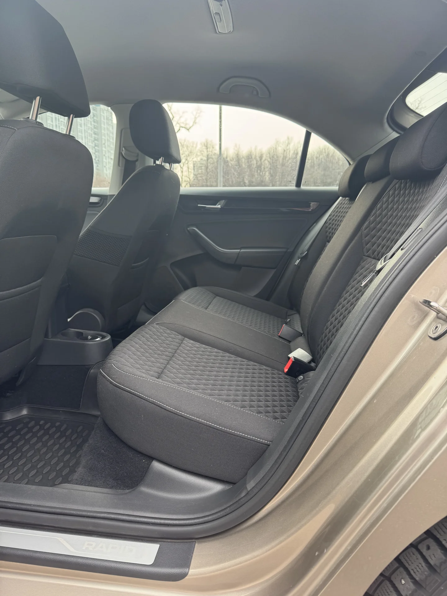 Skoda Rapid - миниатюра 12