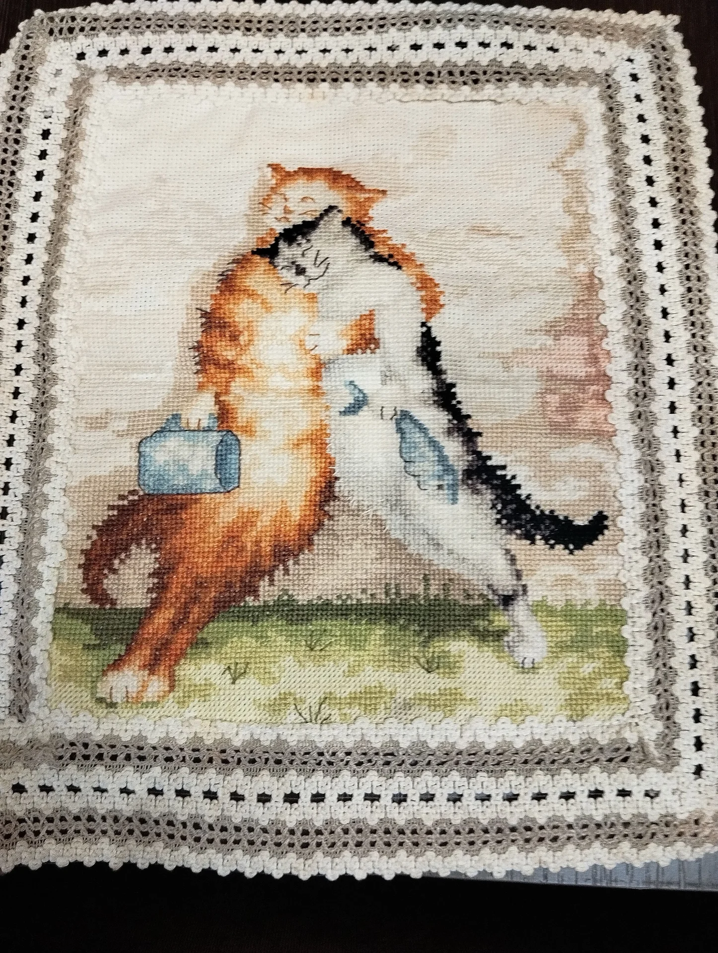 салфетка картина с вышивкой коты - изображение 1