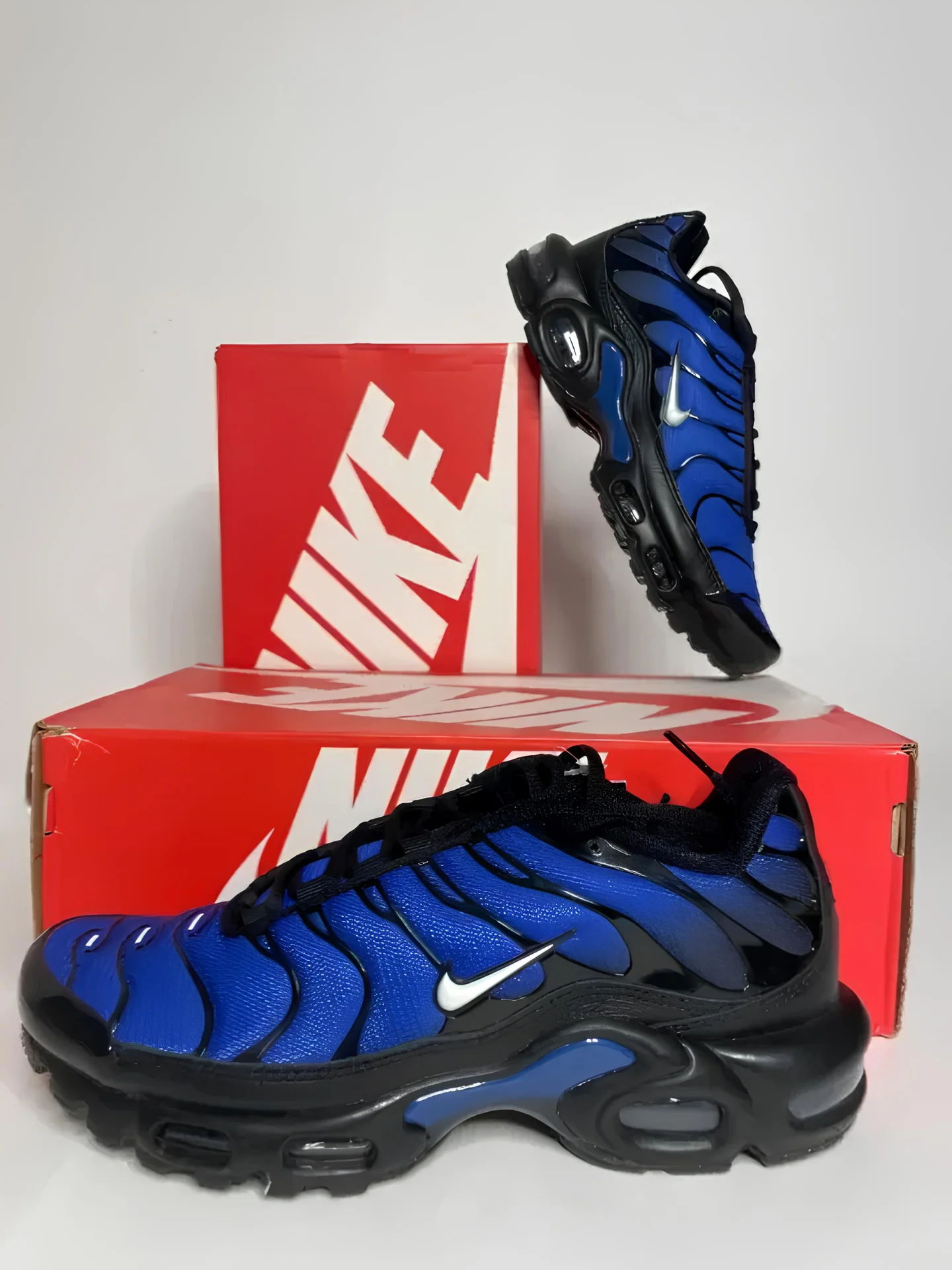 Кроссовки Air Max Plus Premium 'Black Racer Blue' - миниатюра 2