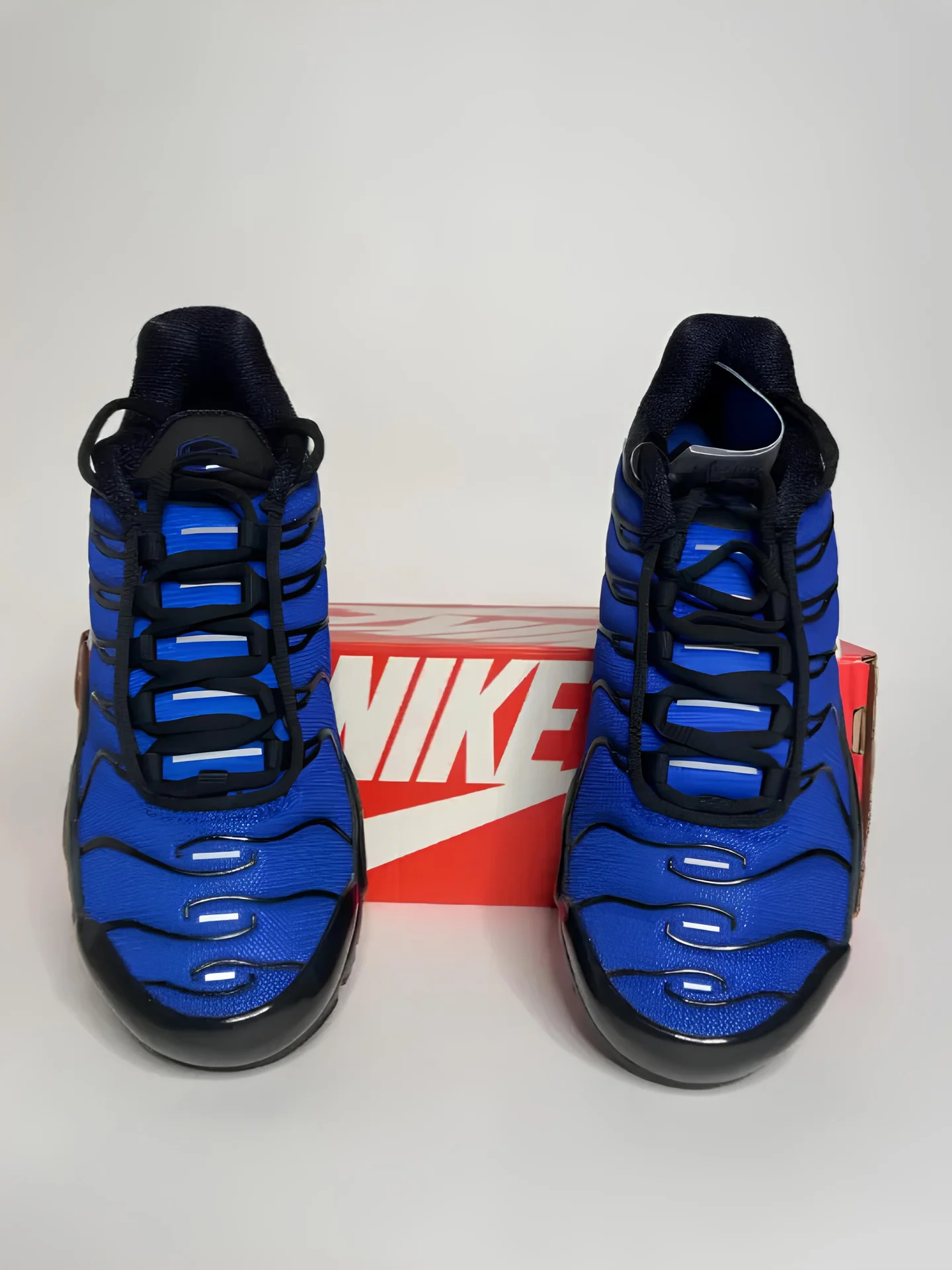 Кроссовки Air Max Plus Premium 'Black Racer Blue' - миниатюра 4