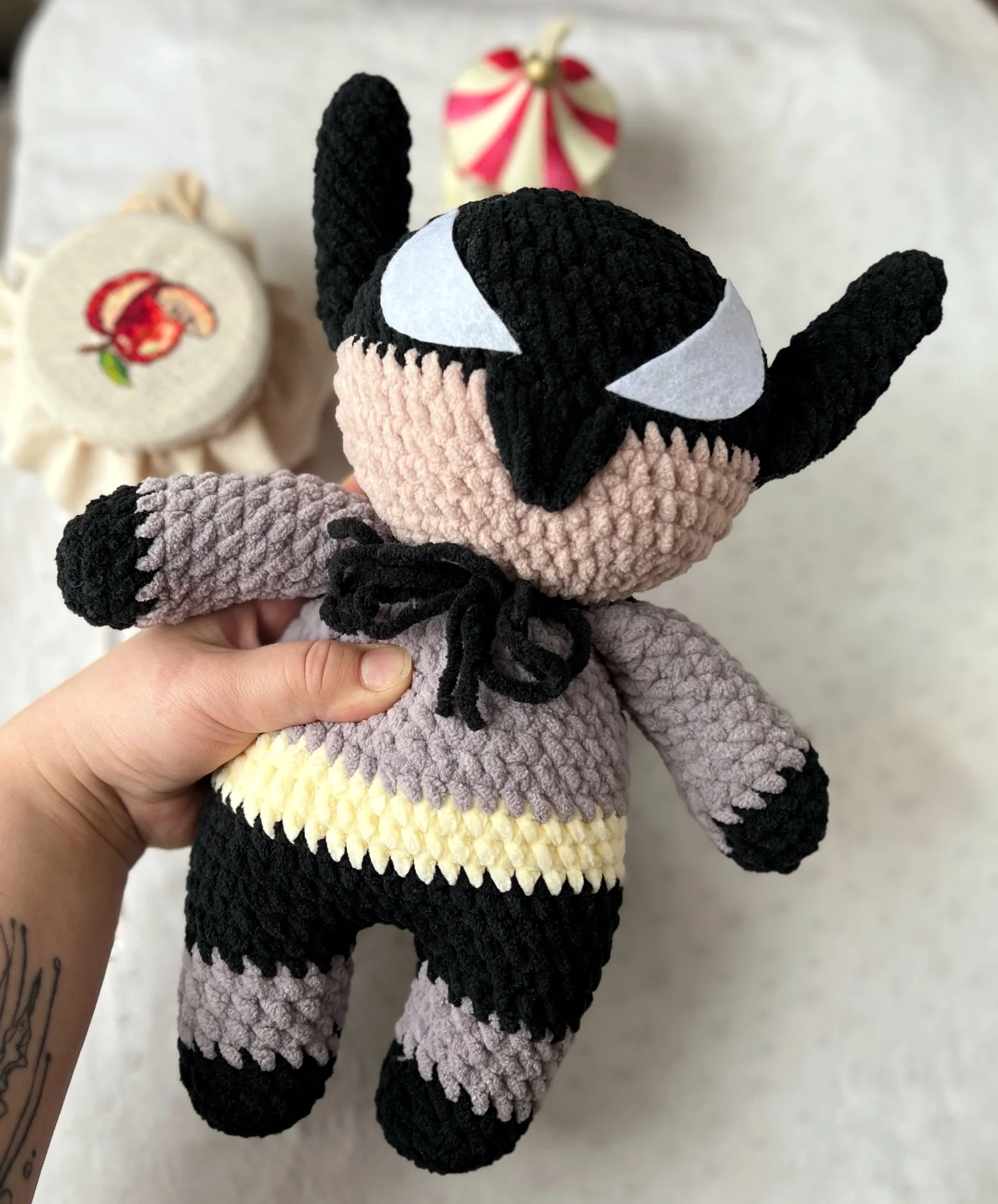 Вязаные мягкие игрушки погремушки пледы - миниатюра 4