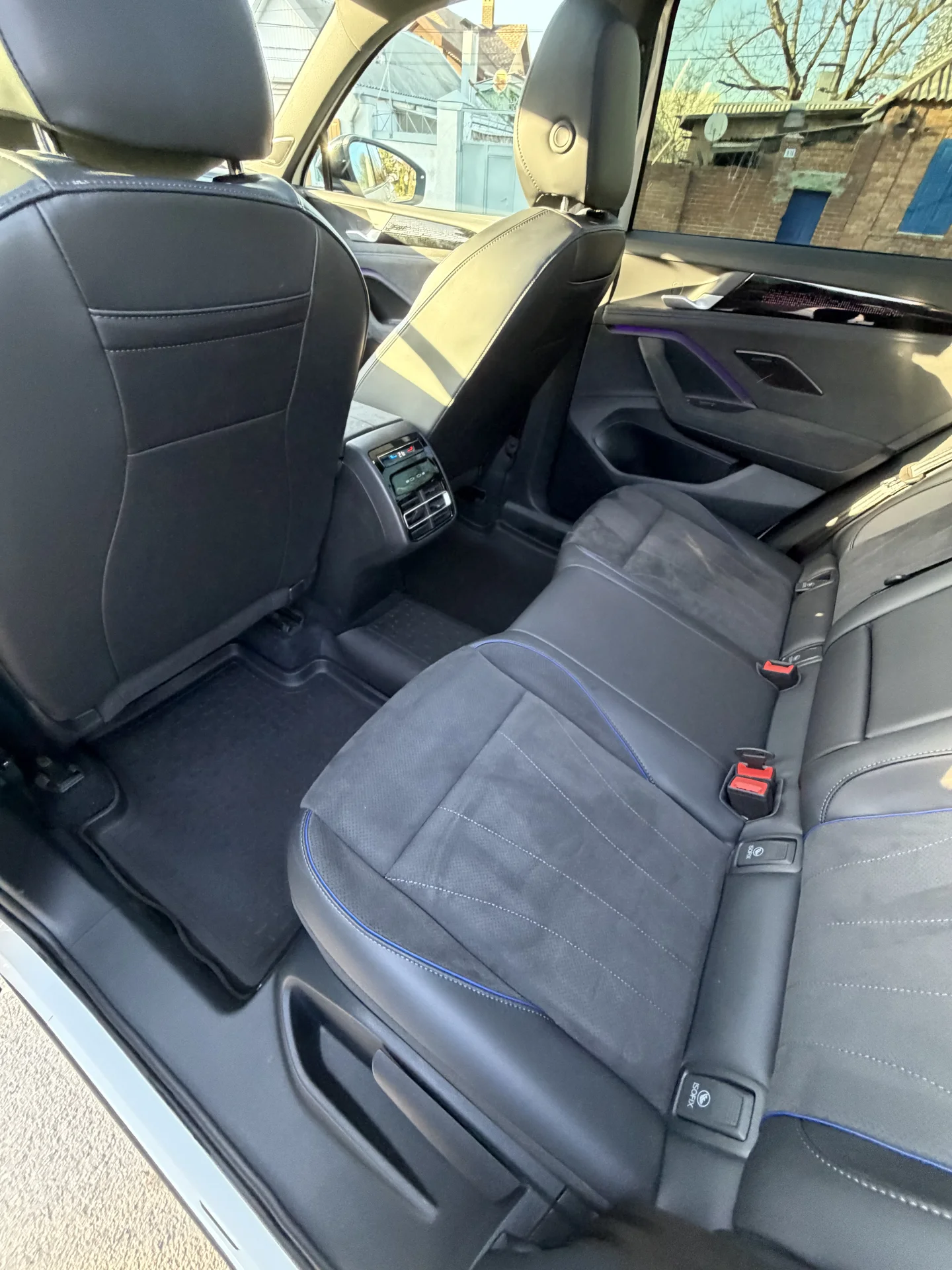 Volkswagen Tiguan L - миниатюра 10