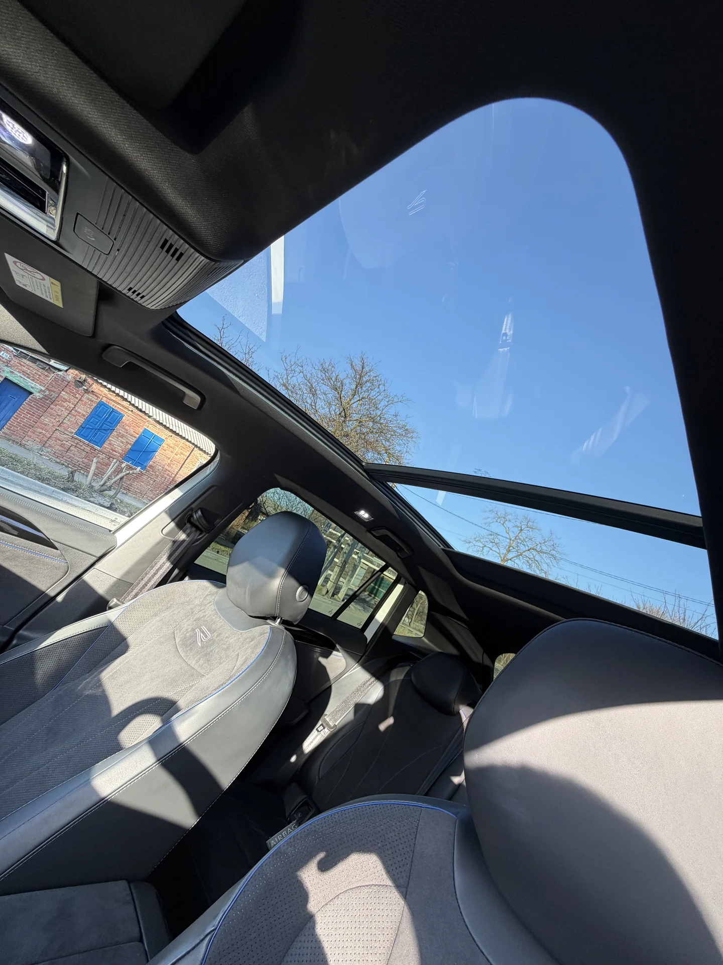 Volkswagen Tiguan L - миниатюра 11