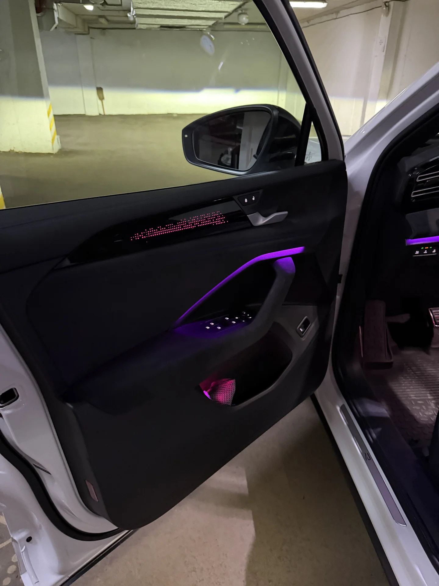 Volkswagen Tiguan L - миниатюра 14