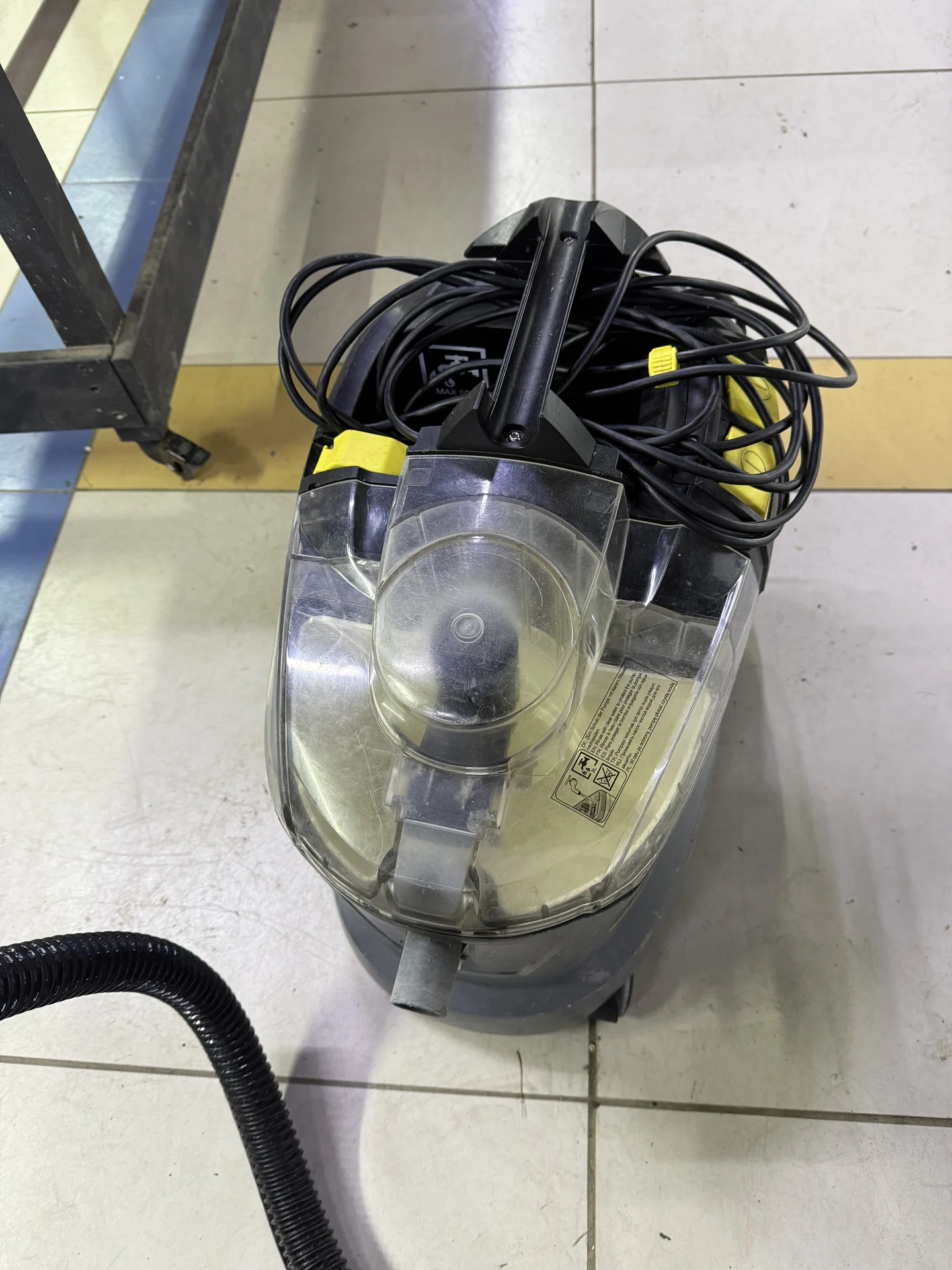 Пылесос Karcher Puzzi 8/1c - миниатюра 2