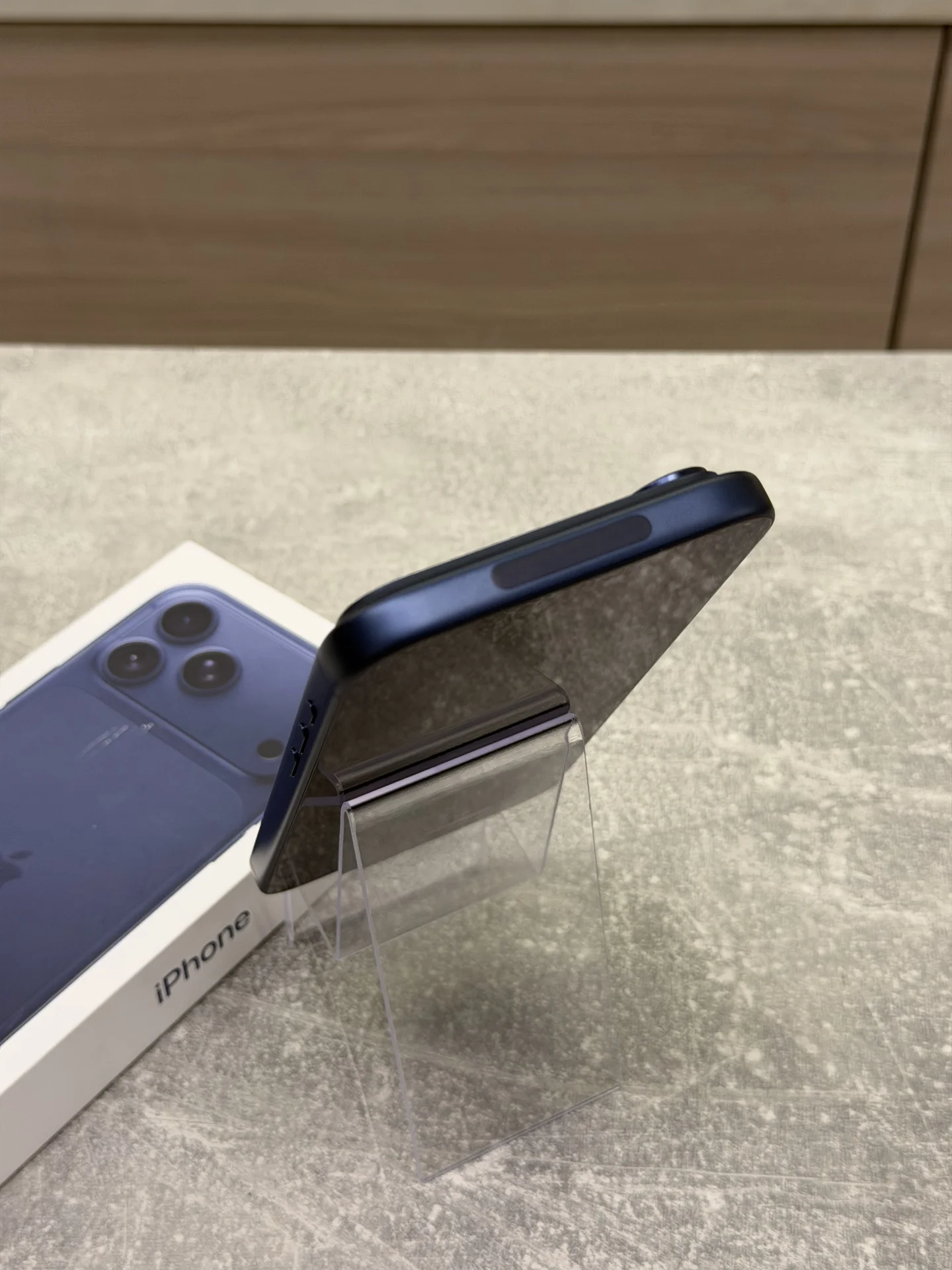 iPhone 17 Pro Max 512Gb Blue - миниатюра 3