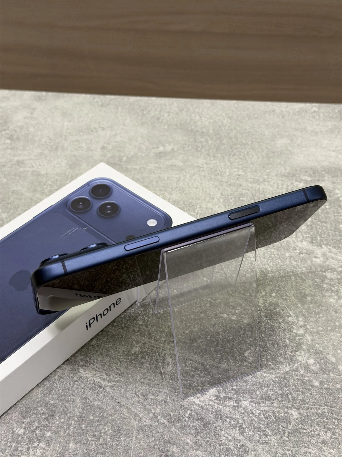 iPhone 17 Pro Max 512Gb Blue - миниатюра 4