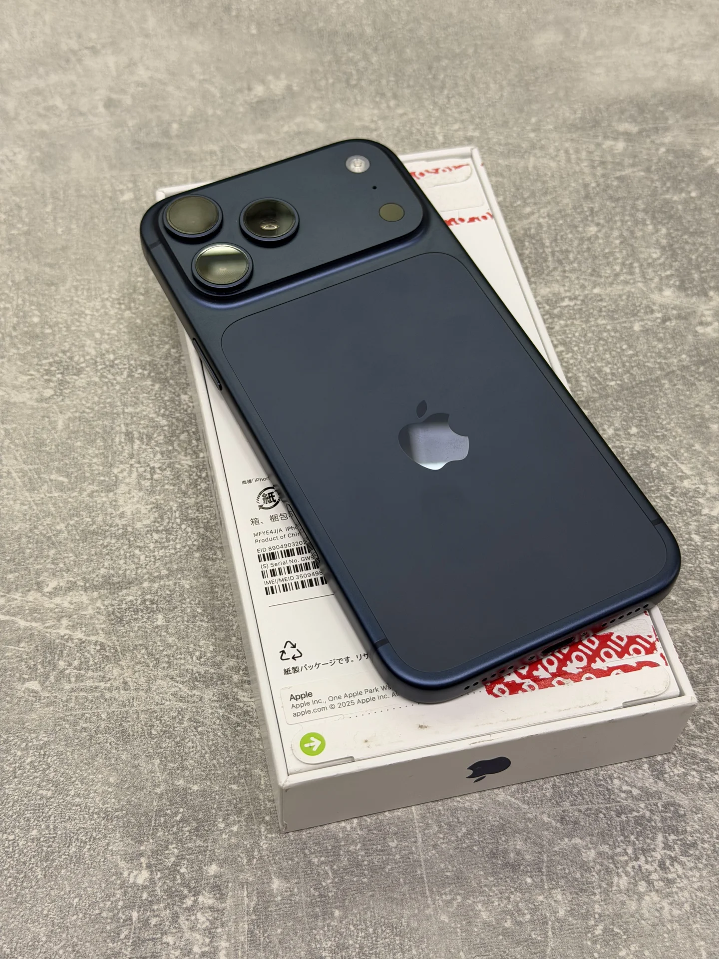 iPhone 17 Pro Max 512Gb Blue - миниатюра 6