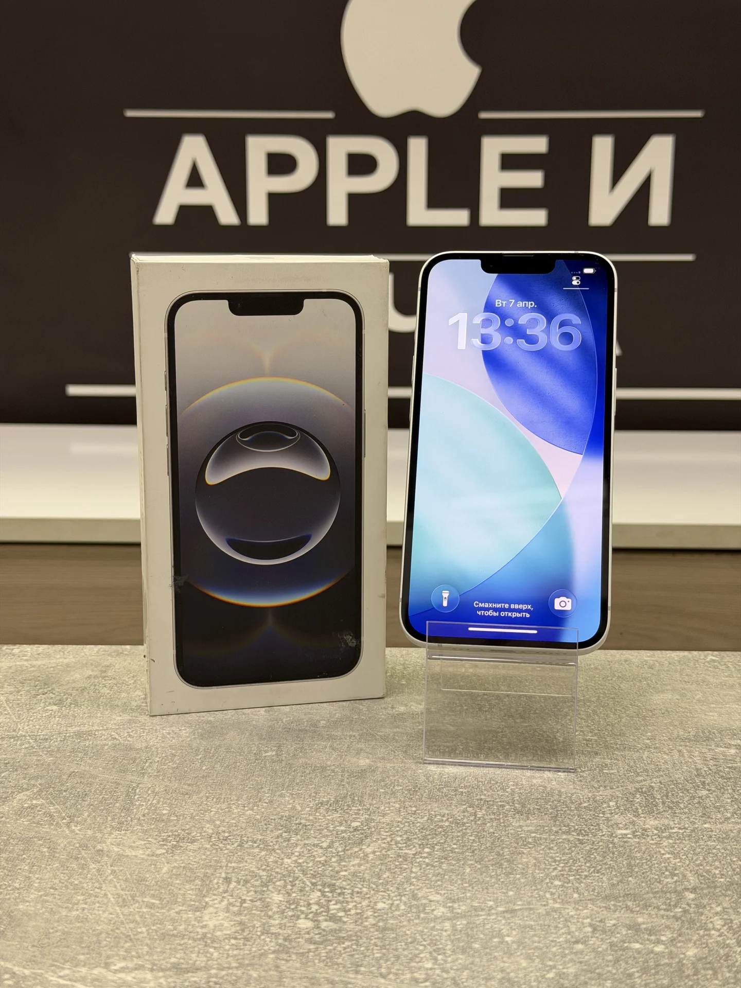 iPhone 16e 128GB White - миниатюра 2