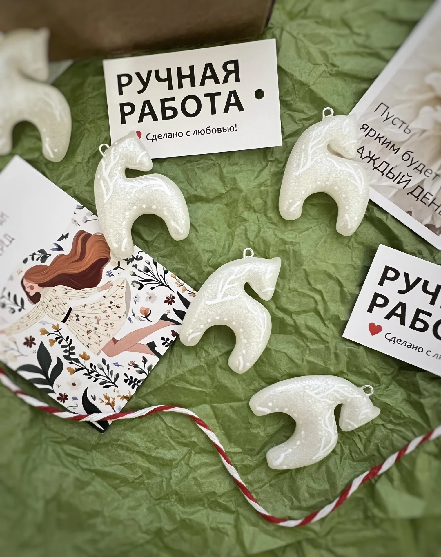 кулоны ручной работы из глины кони лошадки - миниатюра 2