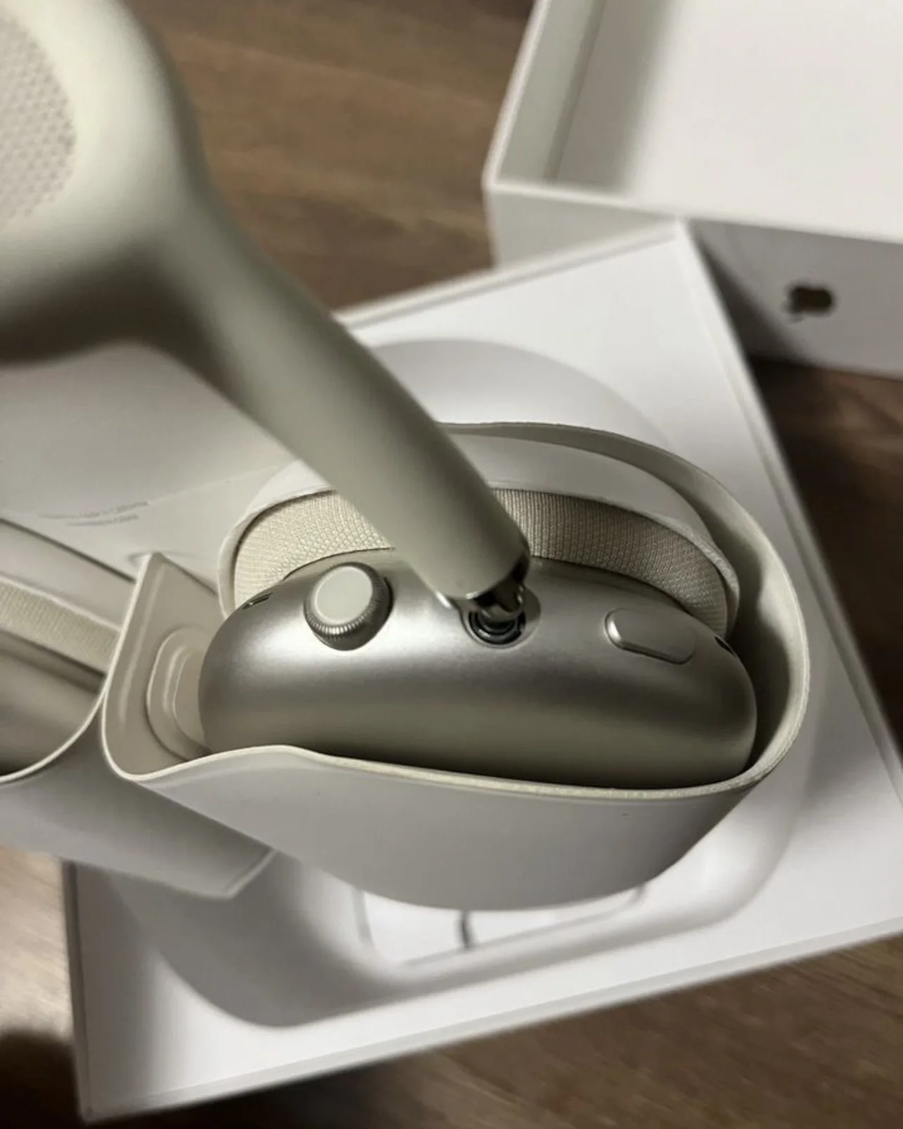 Apple AirPods Max - миниатюра 7