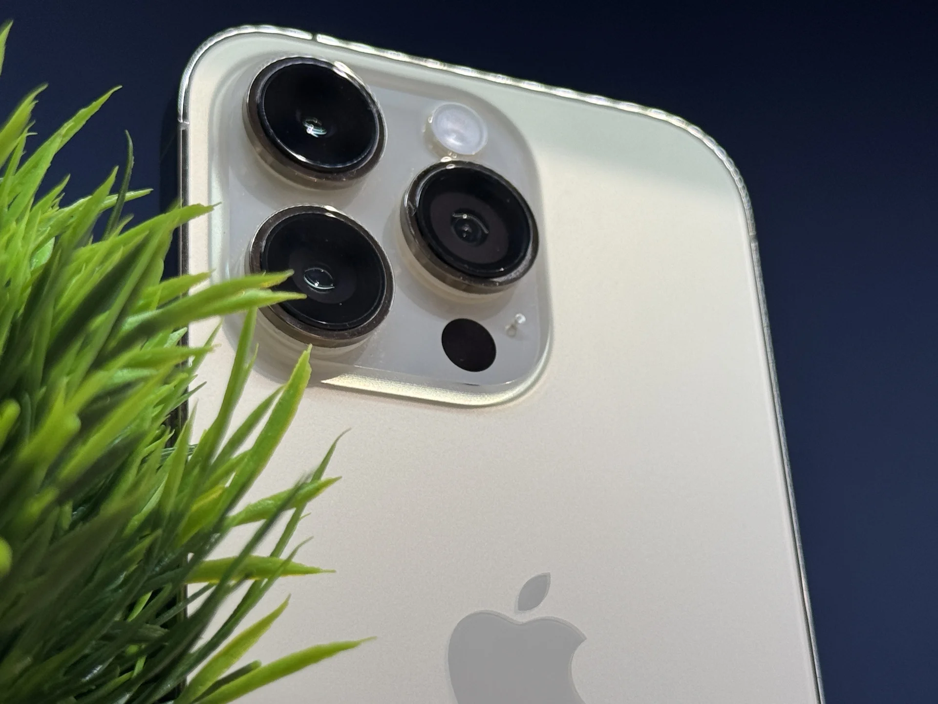 iPhone 14 Pro 128GB Gold - изображение 1
