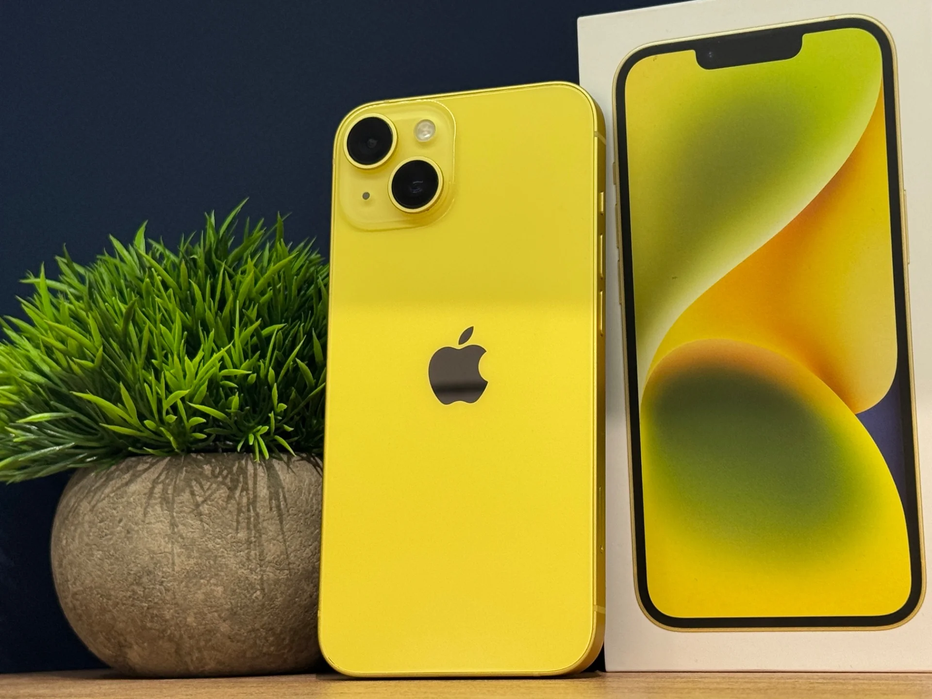 iPhone 14, 128 ГБ, SIM+eSIM - миниатюра 3